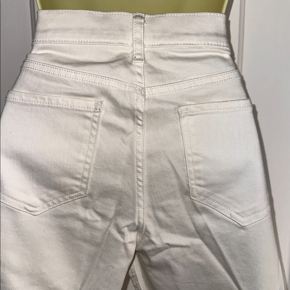 Old‎ Navy Bright White Boyfriend Straight Leg Jeans - Picture 5 of 8